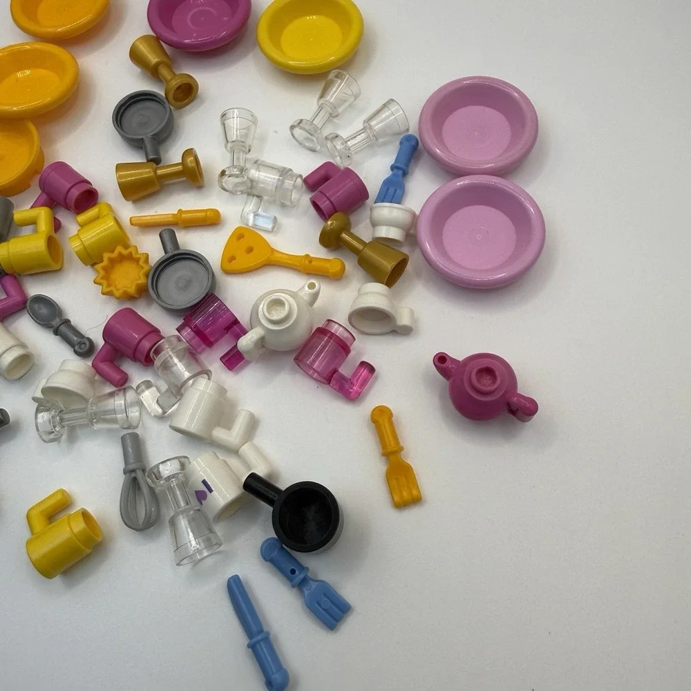 LEGO 50 Piece Kitchen Accessories Lot - Plates, Cups, Pans, Silverwear 001 - Picture 6 of 6